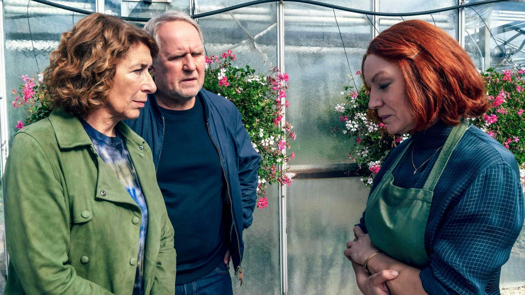 Die Ermittelnden aus Wien, Bibi Fellner (Adele Neuhauser, links) und Moritz Eisner (Harald Krassnitzer), bekamen es im „Tatort: Alles was Recht ist“ mit Fragen der „juristischen Gerechtigkeit“ zu tun. Ferdinand von Schirach lässt grüßen (Szene mit Marion Mitterhammer).