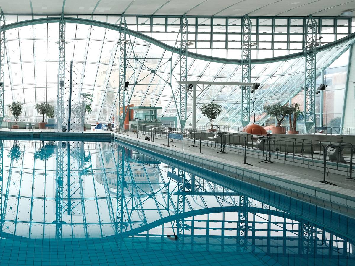 Blick in das Agrippabad in der Kölner Innenstadt (Foto vom 17. März 2021). Laut KölnBäder GmbH wird die Wassertemperatur der Schwimmbäder erstmal nicht abgesenkt.