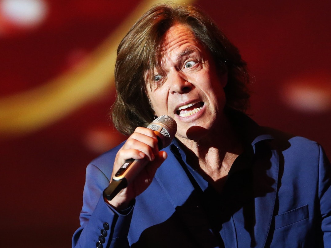 Schlagersänger Jürgen Drews (hier 2015 in Köln) trägt normalerweise drei Ringe: Doch nun ist es nur noch einer. Welche geheimnisvolle Symbolik steckt dahinter?