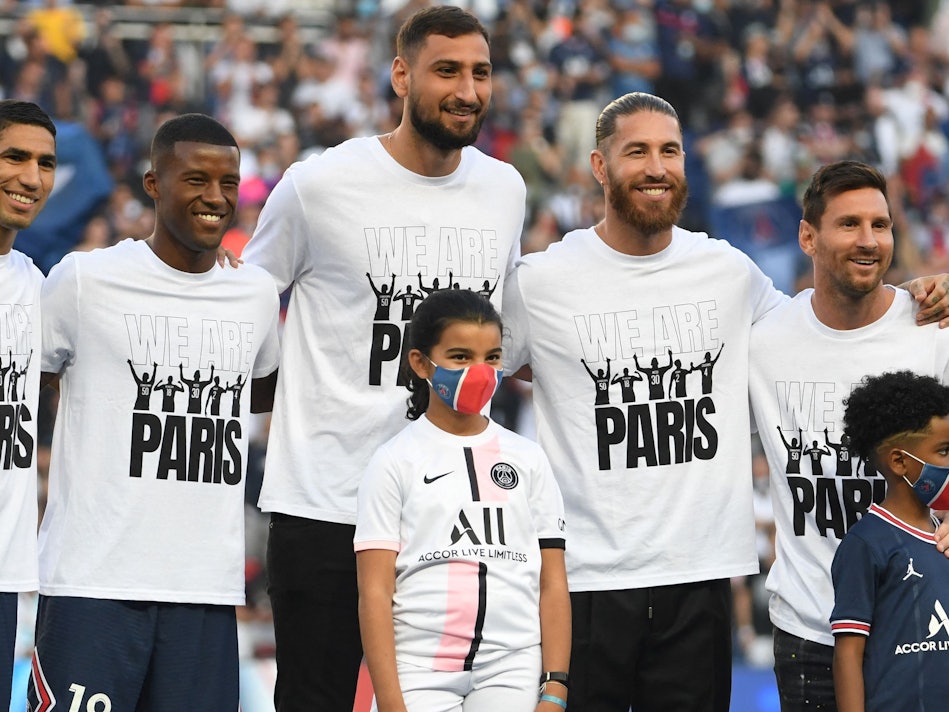 Paris Saint-Germain präsentiert seine Neuzugänge Achraf Hakimi, Georginio Wijnaldum, Gianluigi Donnarumma, Sergio Ramos und Lionel Messi.