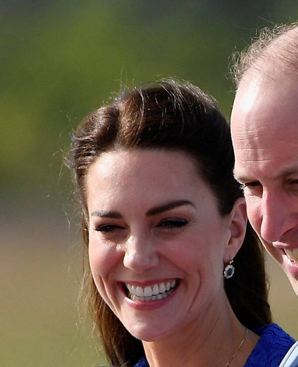 Der britische Prinz William, Herzog von Cambridge, und seine Frau Kate, Herzogin von Cambridge, kommen auf dem Philip S. W. Goldson International Airport an. Das Foto wurde am 19.03.2022 aufgenommen.