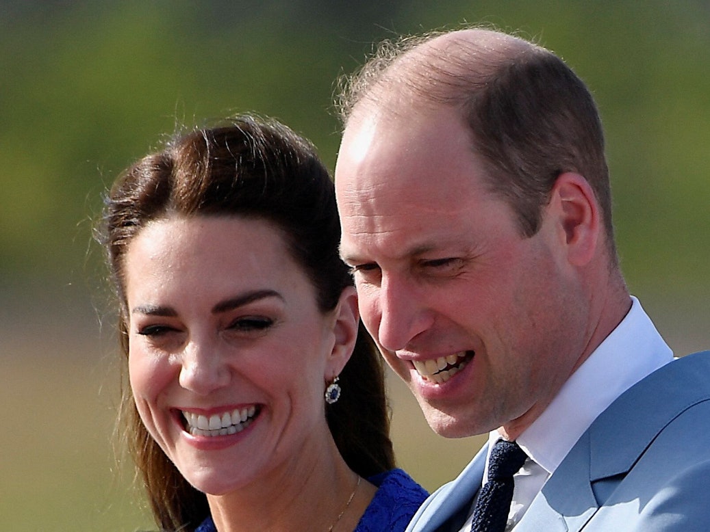 Der britische Prinz William, Herzog von Cambridge, und seine Frau Kate, Herzogin von Cambridge, kommen auf dem Philip S. W. Goldson International Airport an. Das Foto wurde am 19.03.2022 aufgenommen.