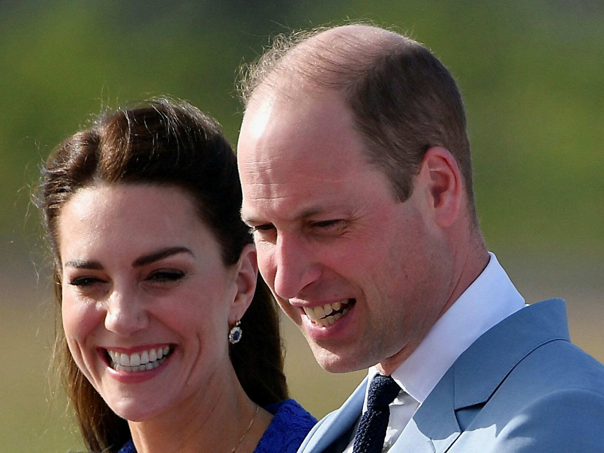 Der britische Prinz William, Herzog von Cambridge, und seine Frau Kate, Herzogin von Cambridge, kommen auf dem Philip S. W. Goldson International Airport an. Das Foto wurde am 19.03.2022 aufgenommen.