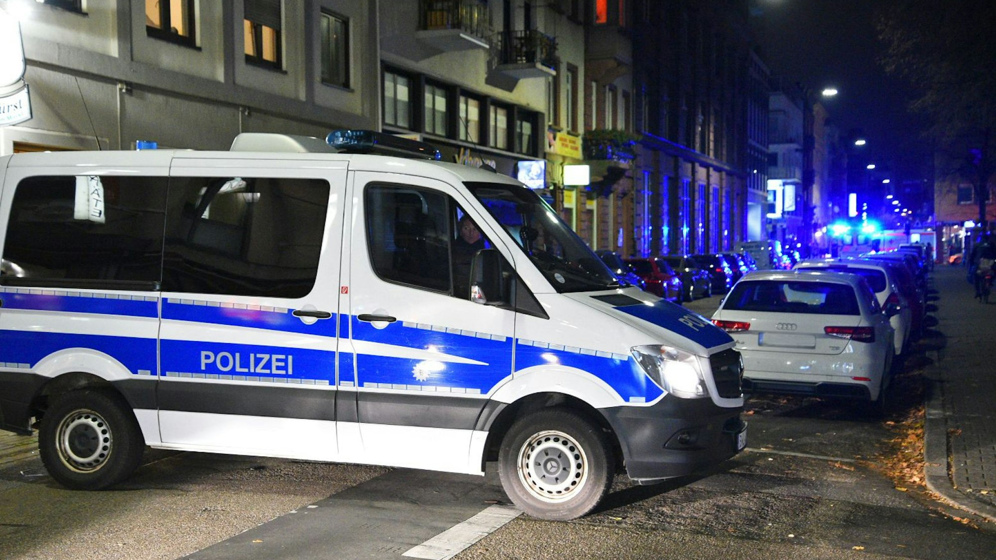 Drogenrazzia in Städten in ganz NRW (hier ein Symbolfoto von einem Polizeieinsatz).