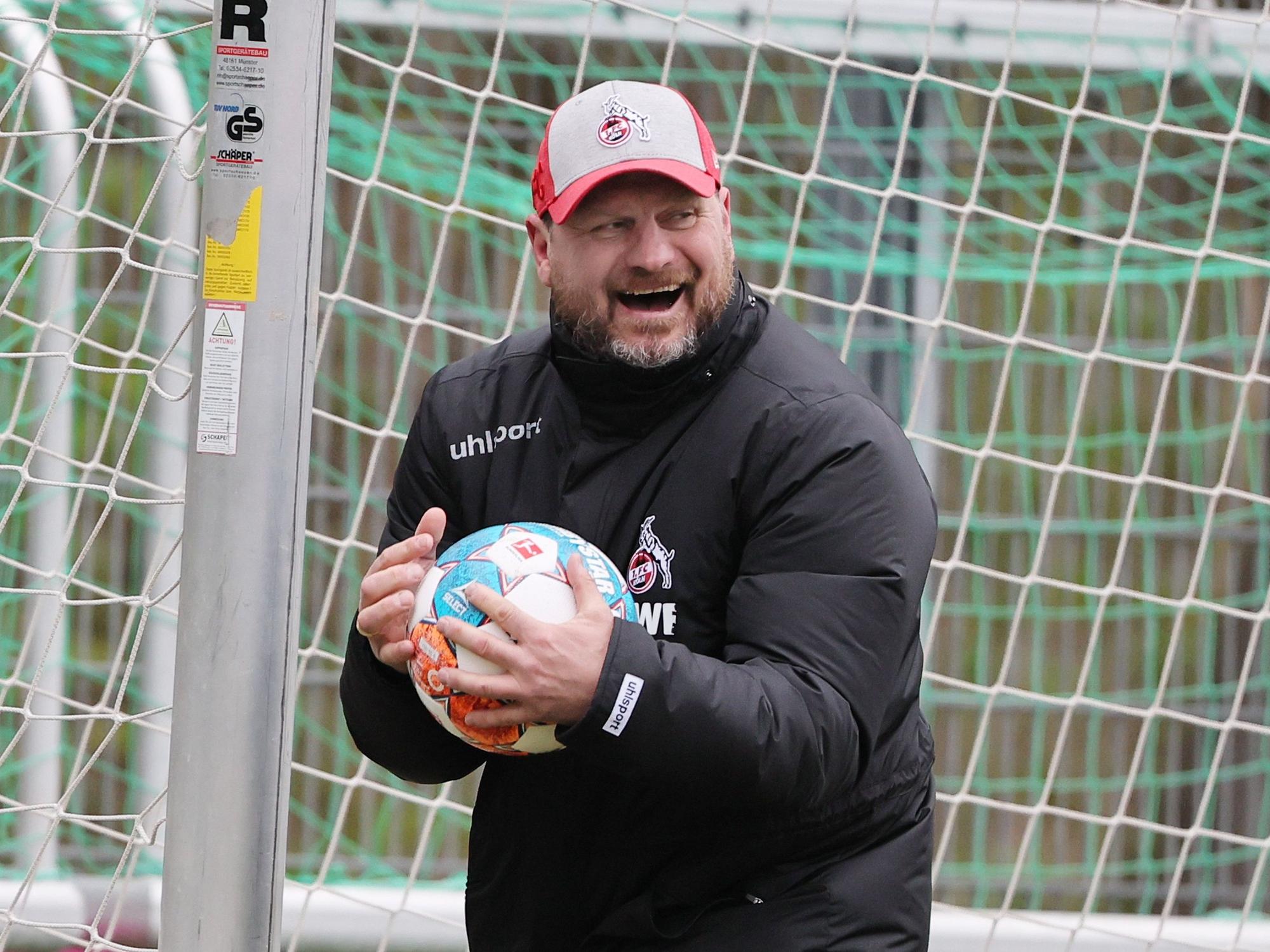 Steffen Baumgart hat Spaß im FC-Training.