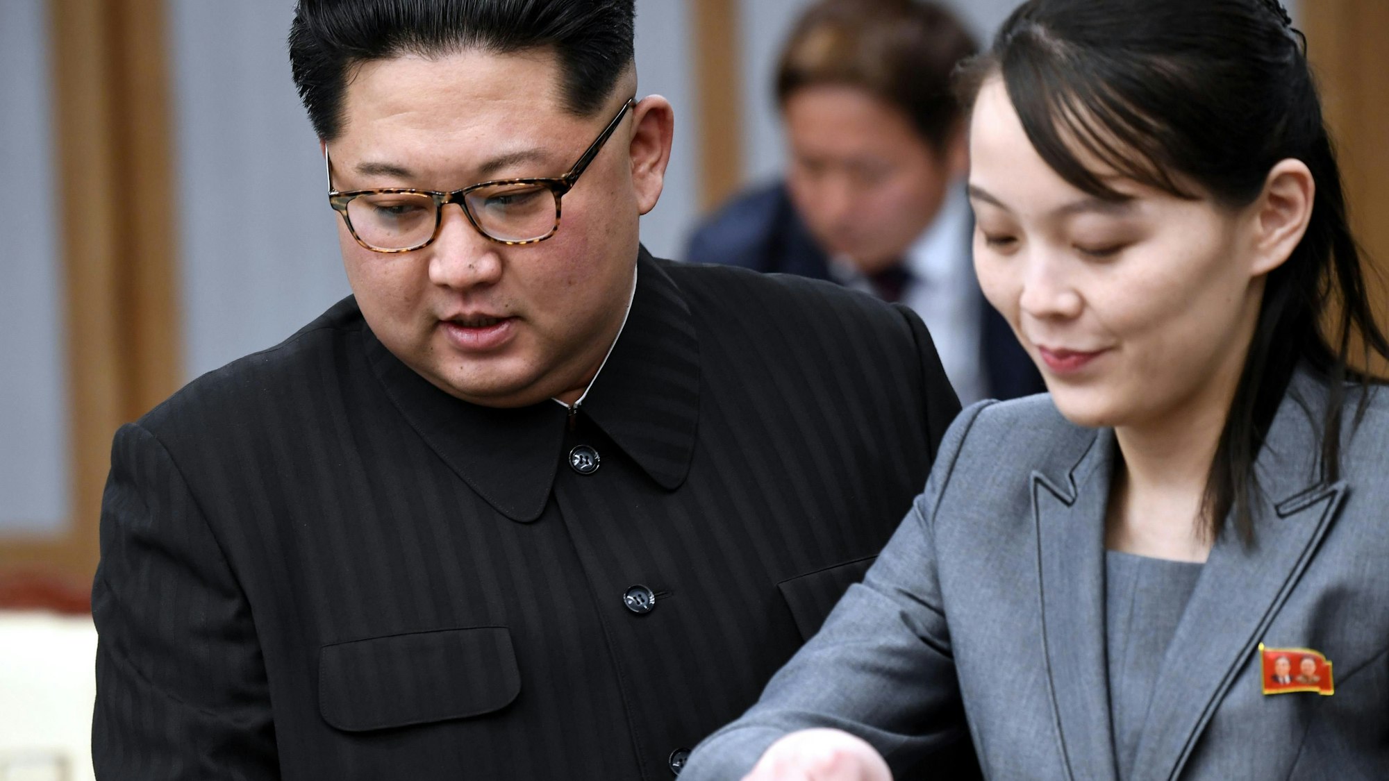 Kim Jong Un, Machthaber von Nordkorea, und dessen Schwester Kim Yo Jong in Südkorea am 21.08.2020.