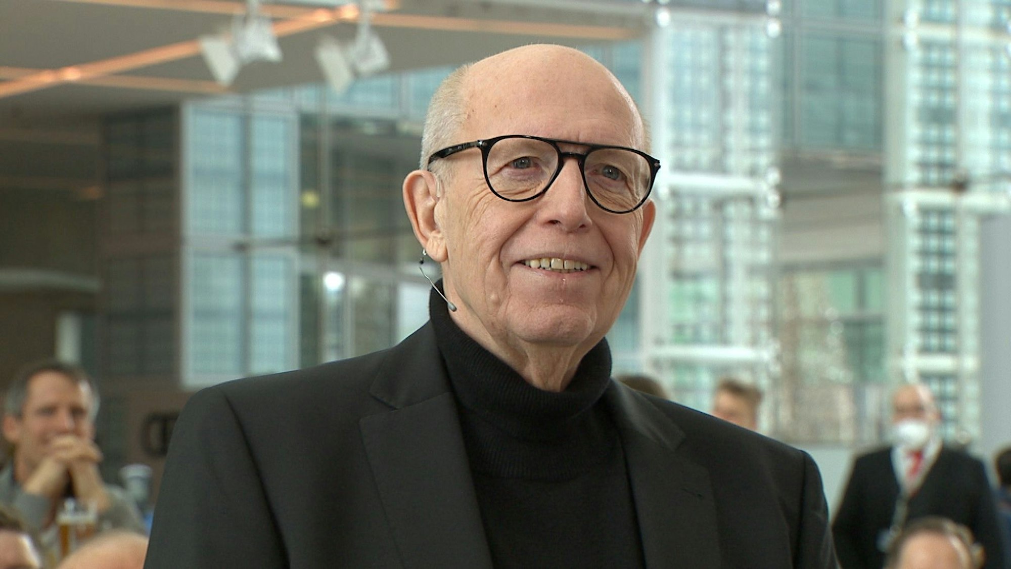 Reiner Calmund diskutierte gewohnt gestenreich am 3. April 2022 im Doppelpass auf Sport1.