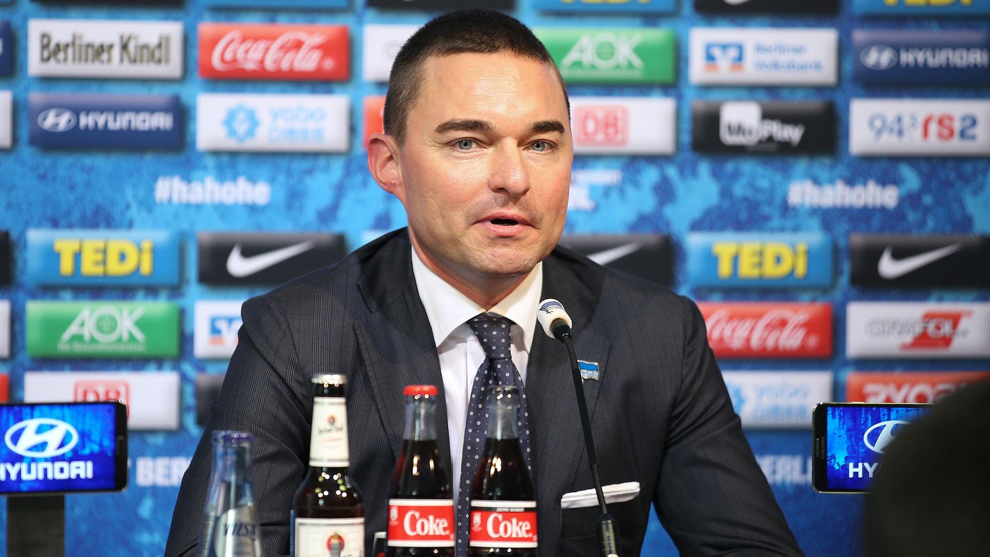 Investor Lars Windhorst auf einer Pressekonferenz von Hertha BSC.