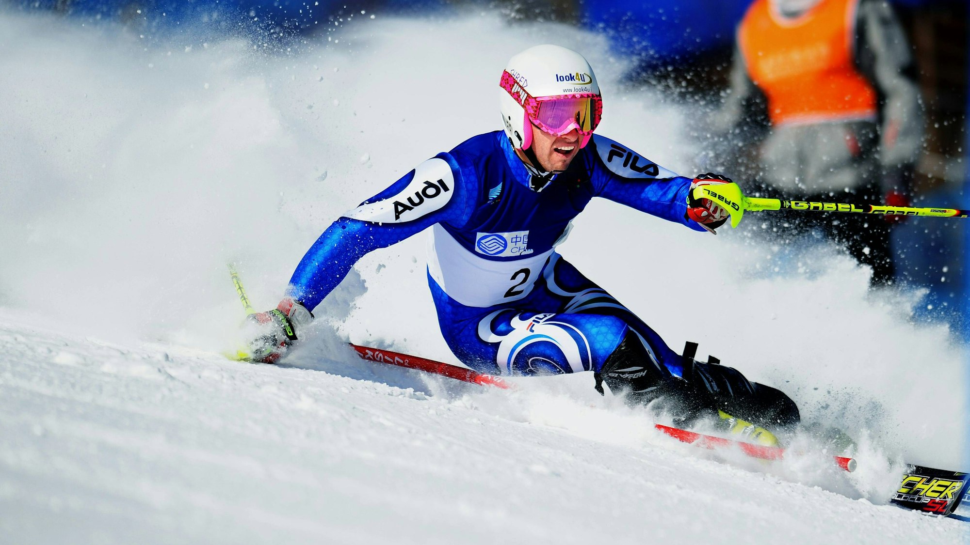 Manuel Pescollderungg während eines Slaloms.