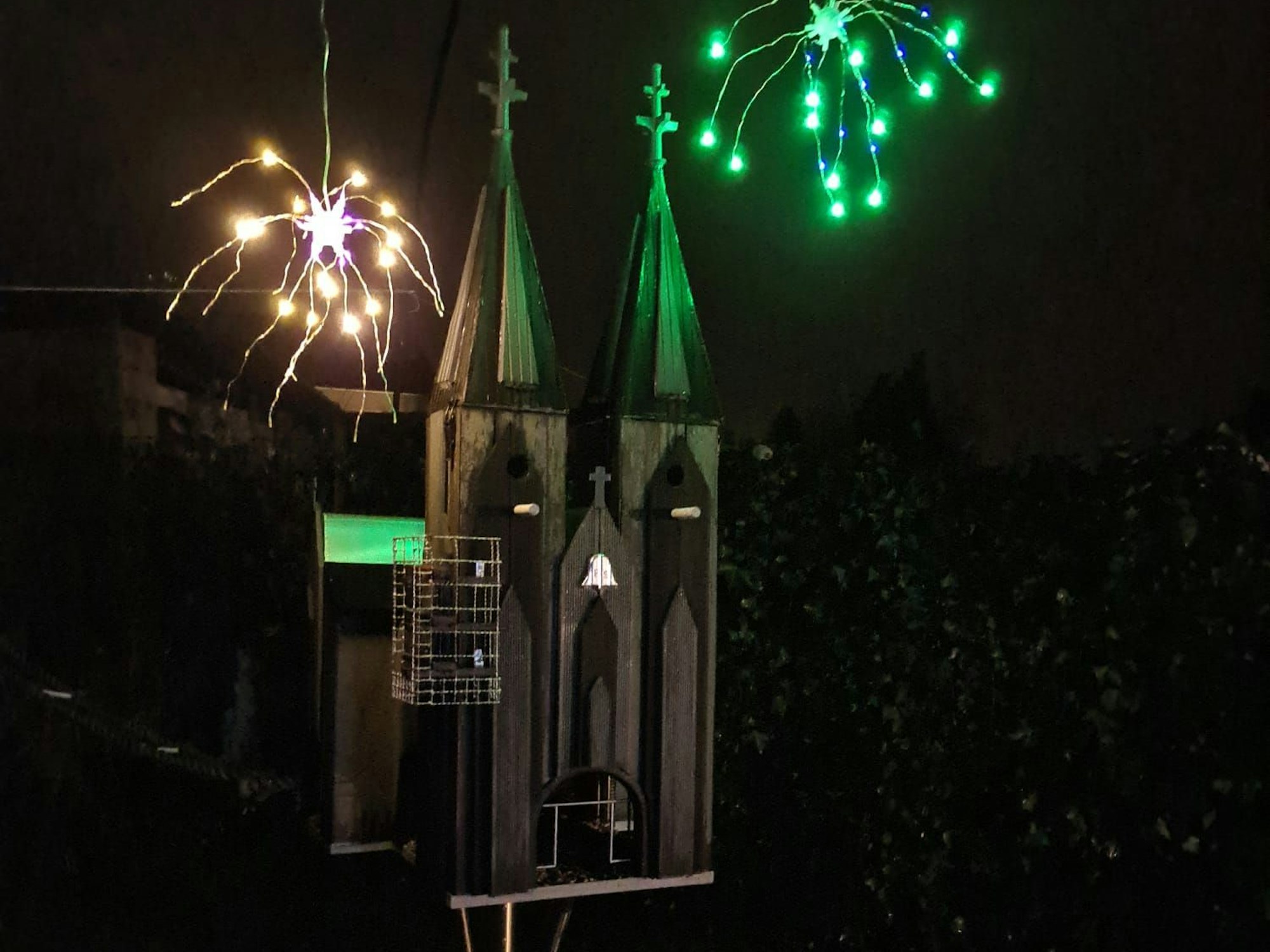 Der Nachbau des Kölner Doms in der Silvesternacht 2021.