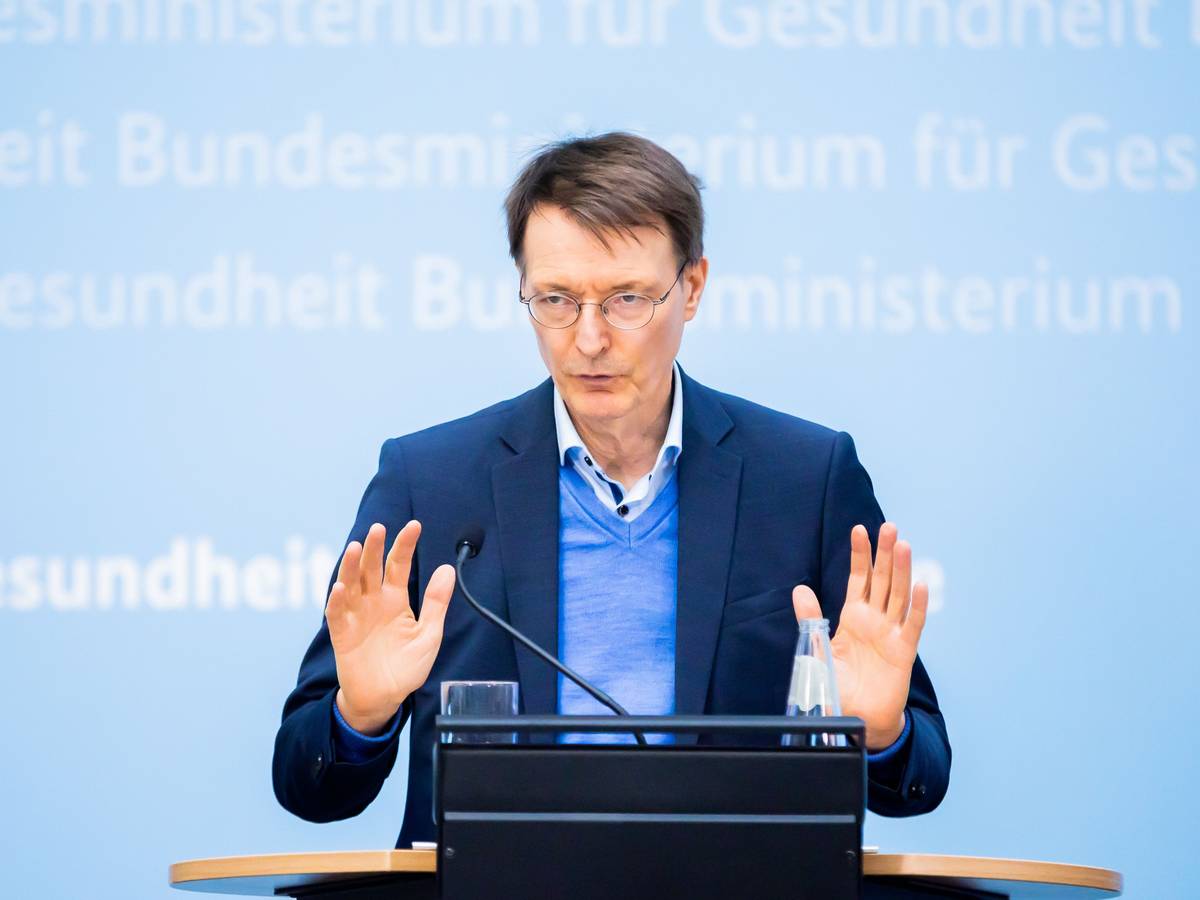 Karl Lauterbach (SPD), Bundesminister für Gesundheit, spricht bei einer Pressekonferenz im Bundesgesundheitsministerium.