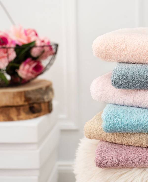Harte, kratzige Handtücher? Mit unseren Tipps werden die Handtücher sauber und flauschig.