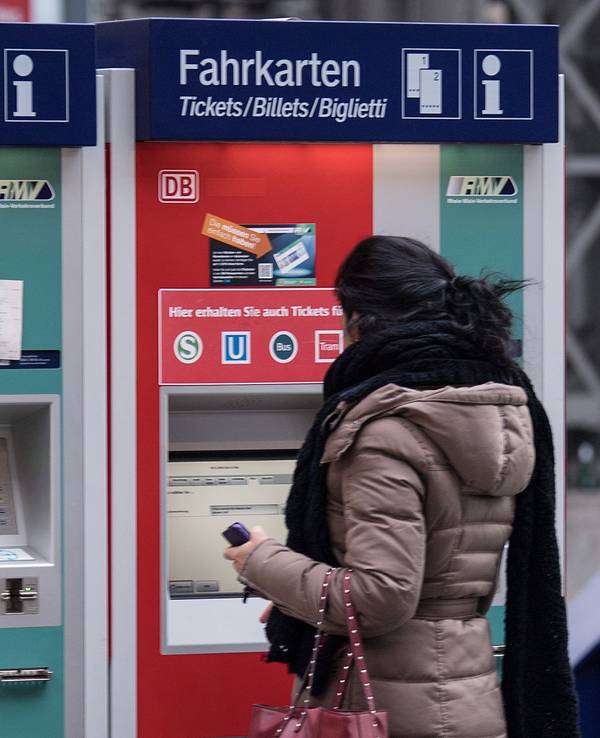 An den Ticketautomaten der Deutschen Bahn (hier ein Symbolfoto) waren Tickets plötzlich zu Spottpreisen zu haben.