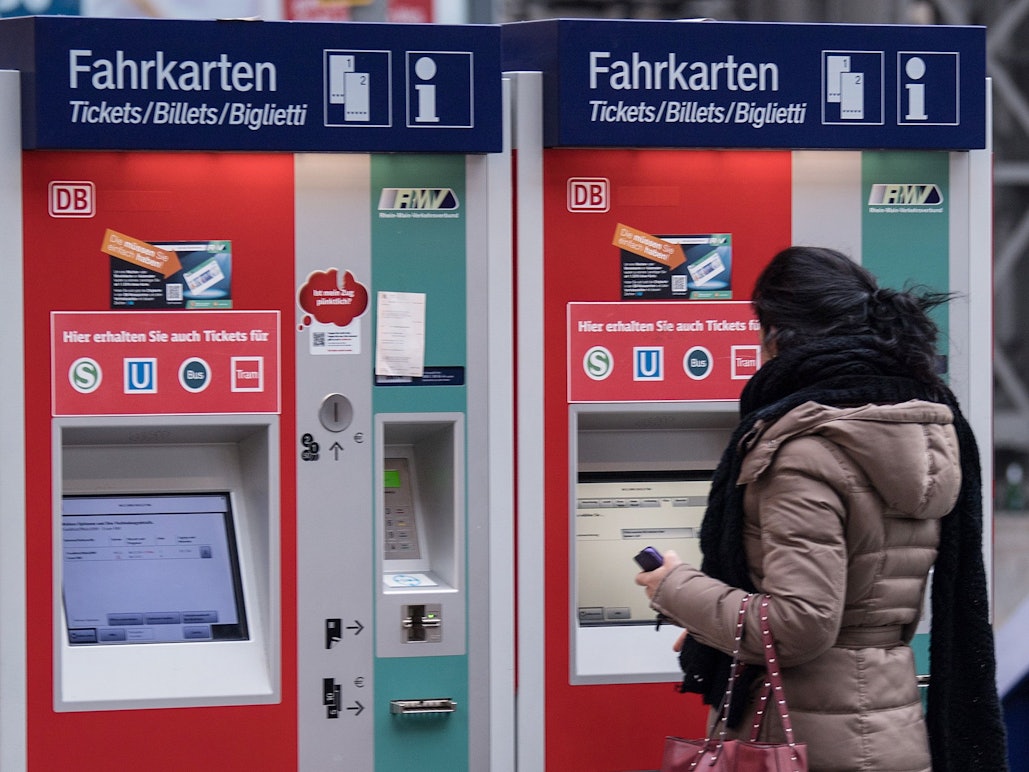 An den Ticketautomaten der Deutschen Bahn (hier ein Symbolfoto) waren Tickets plötzlich zu Spottpreisen zu haben.