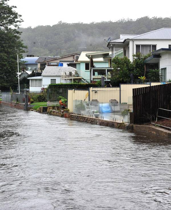 Fluss Worona im Süden Sydneys, hier am 7. April 2022, tritt über die Ufer – und überflutet das Zuhause tausender Anwohner.