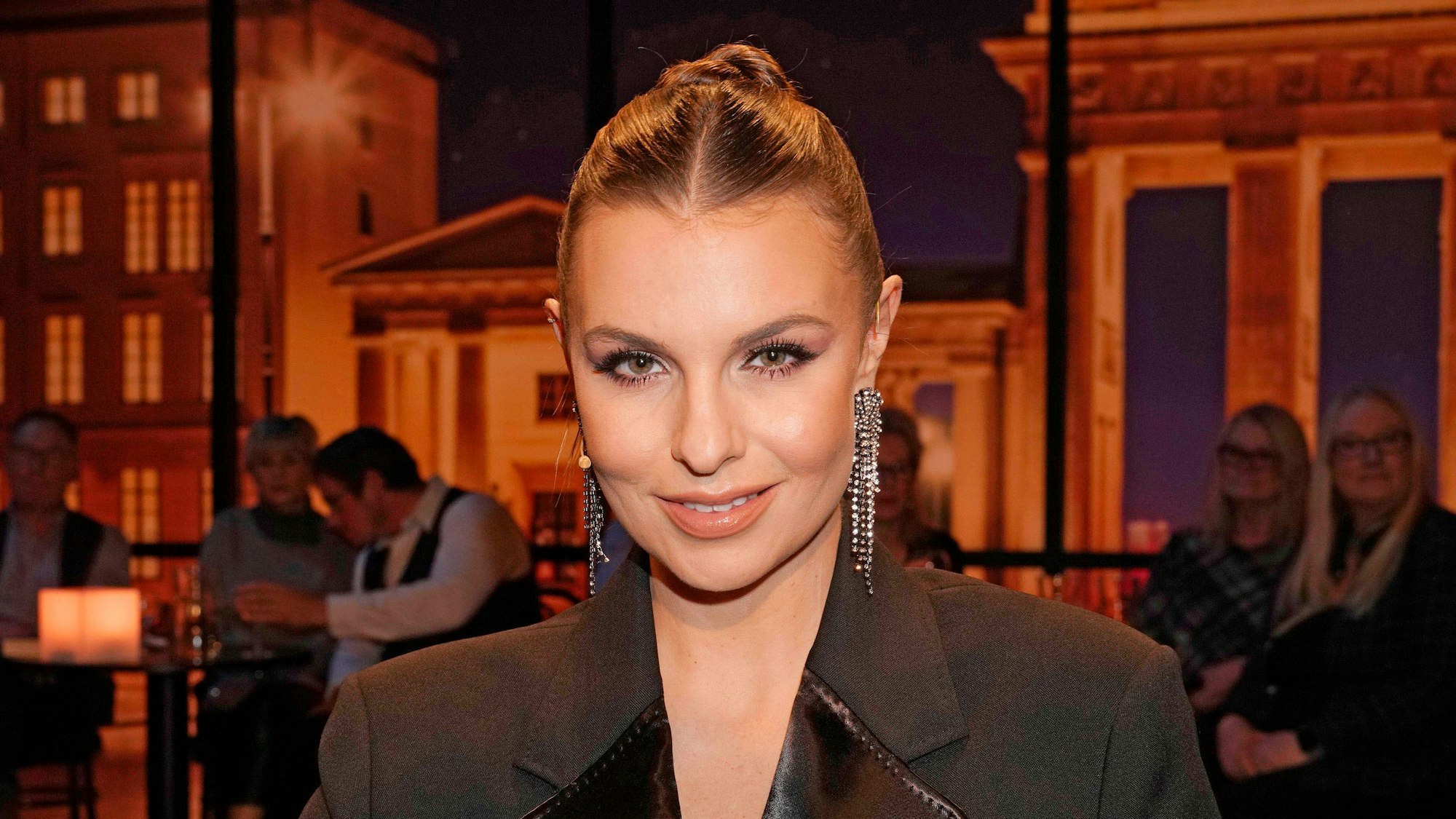 Laura Wontorra bei der Talkshow „Riverboat“