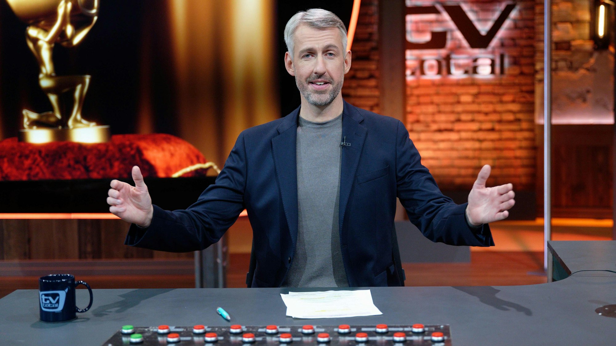 „TV total“-Moderator Sebastian Pufpaff (hier 2021 zu sehen) bekommt in der aktuellen Ausgabe vom 6. April 2022 Konkurrenz.