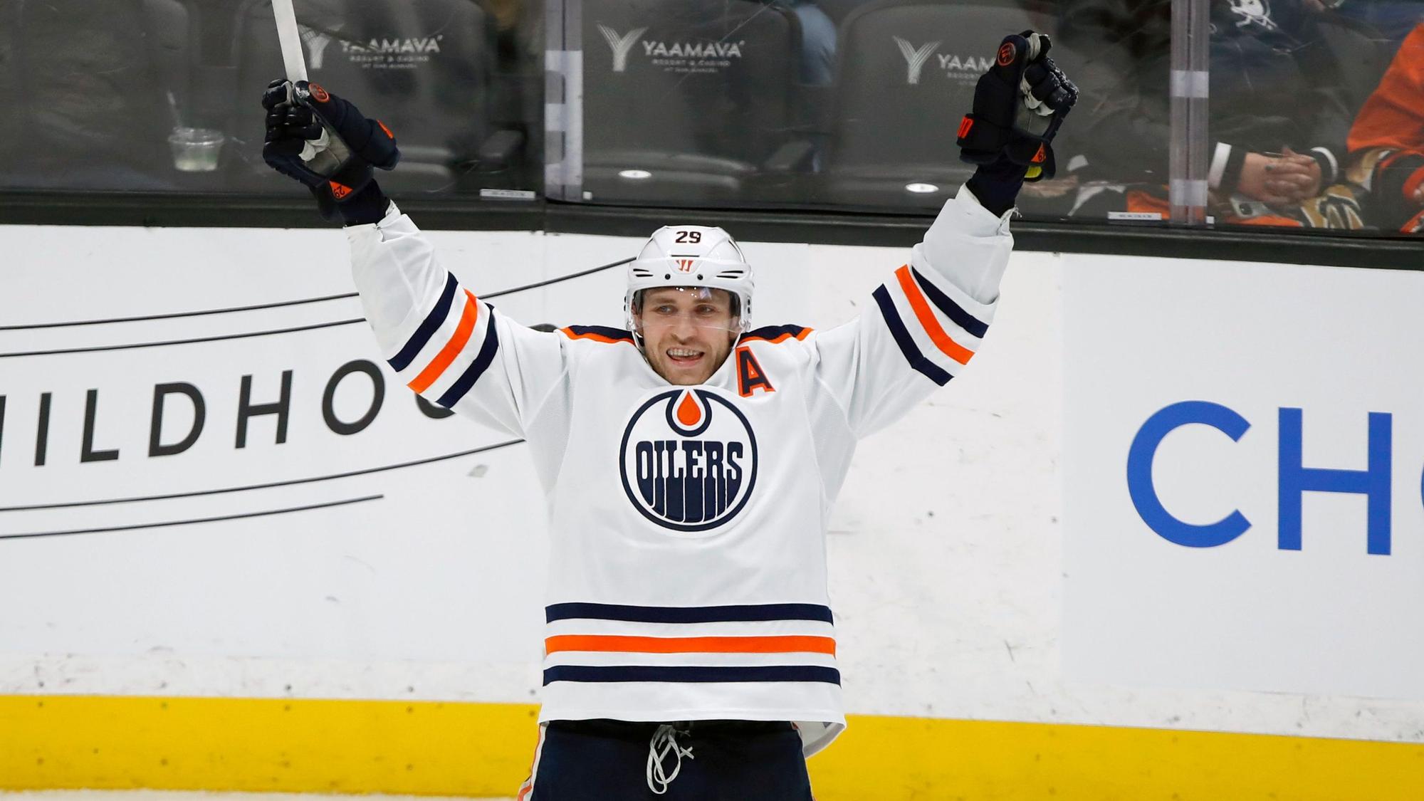 Eishockey-Profi Leon Draisaitl am Jubeln.