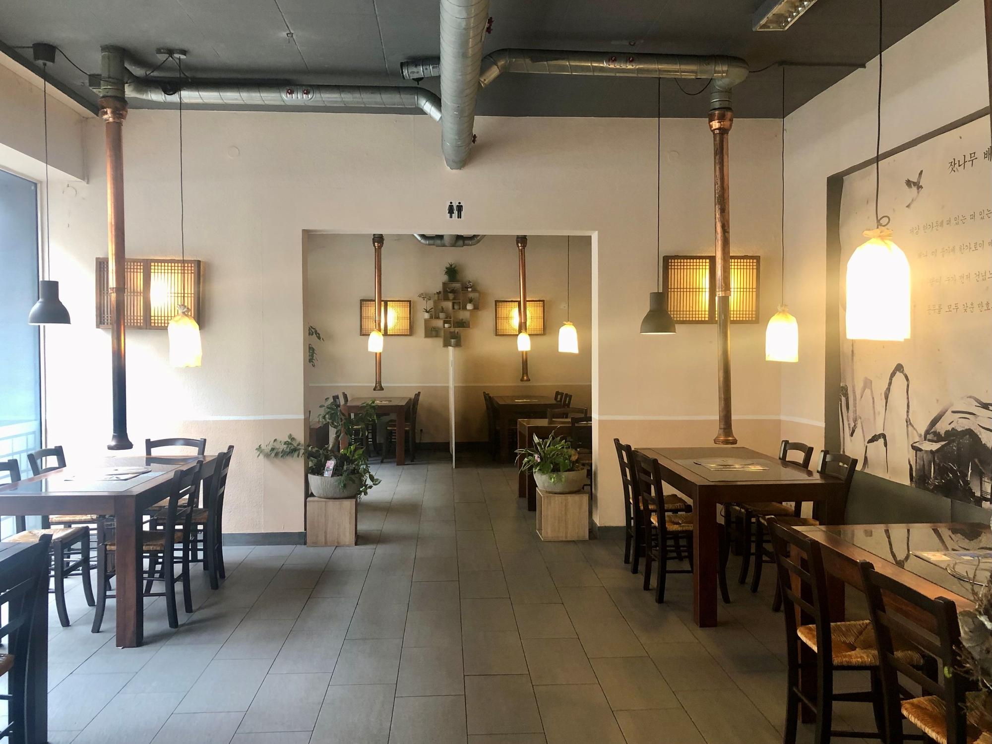 Innenraum des koreanischen Restaurants Nakwon.