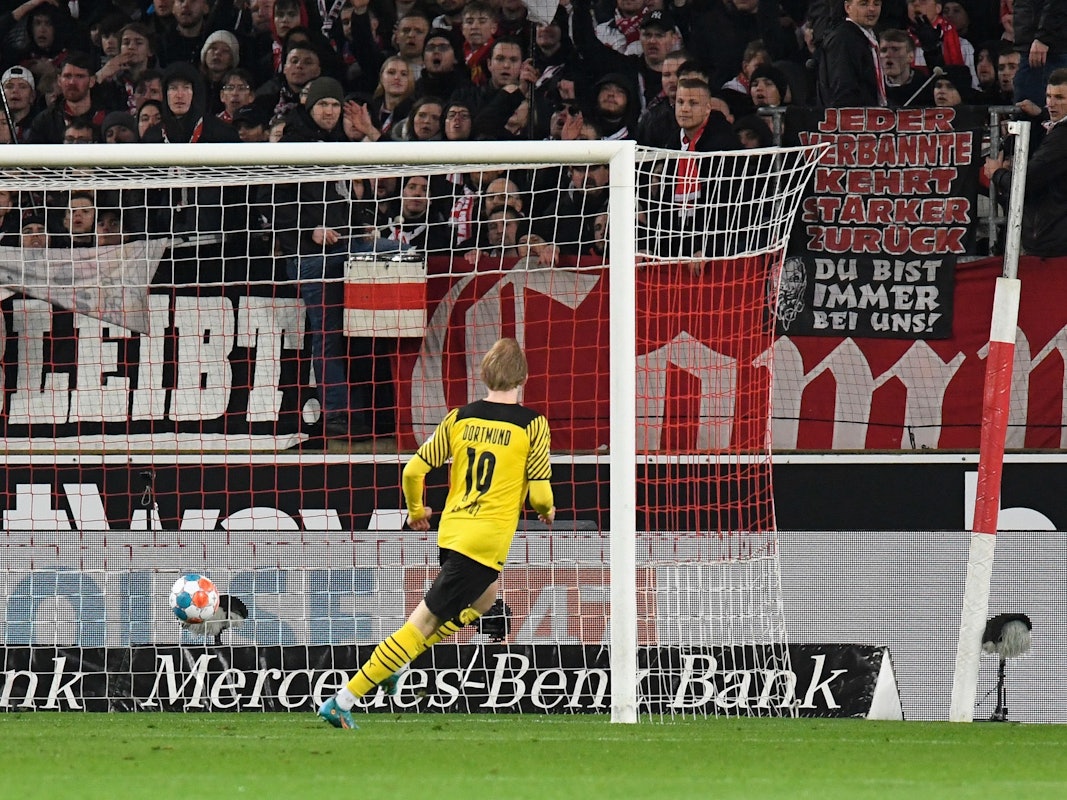 Julian Brandt trifft für Borussia Dortmund gegen den VfB Stuttgart.