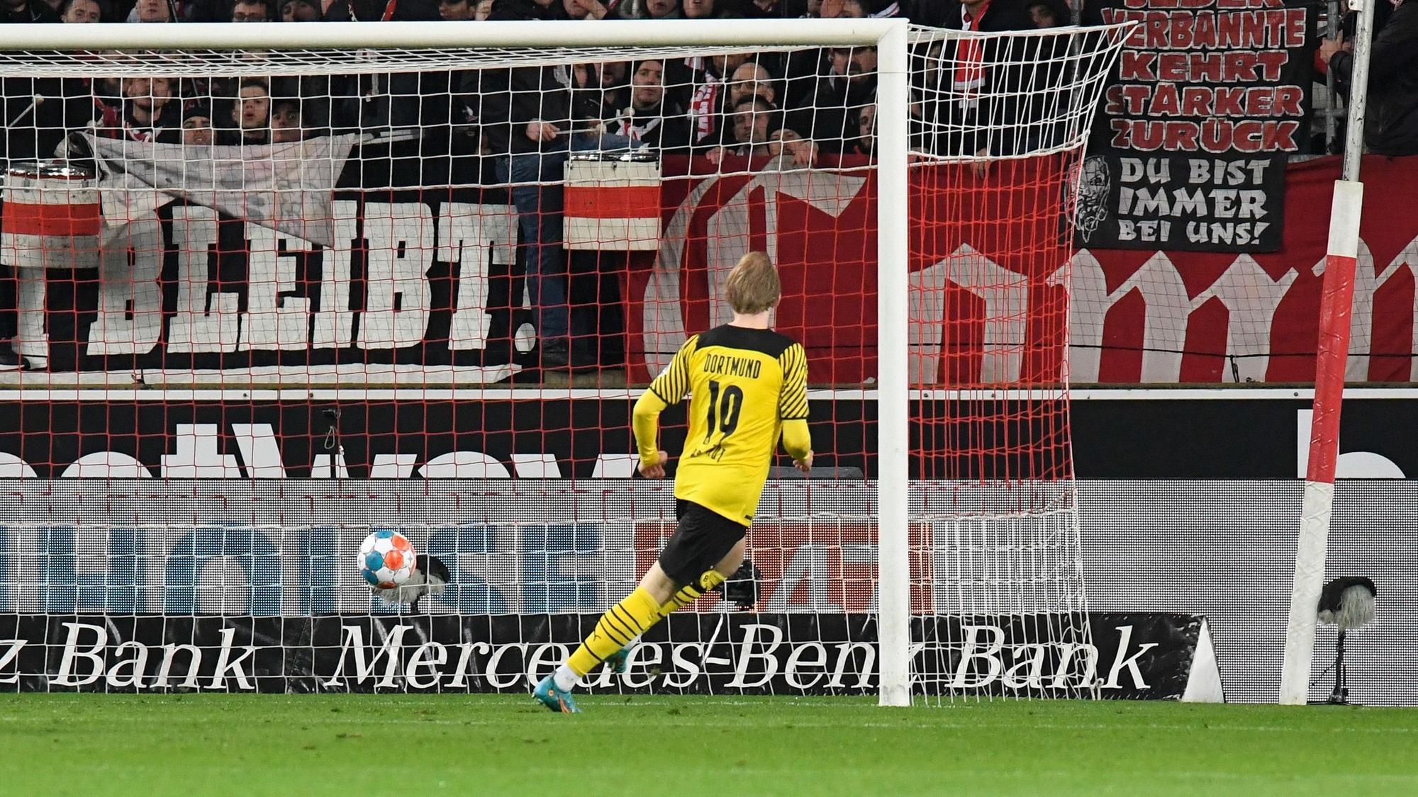 Julian Brandt trifft für Borussia Dortmund gegen den VfB Stuttgart.