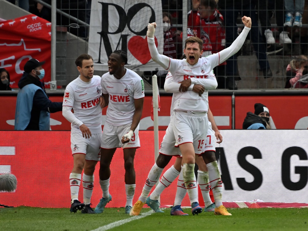 Luca Kilian und Kollegen jubeln.