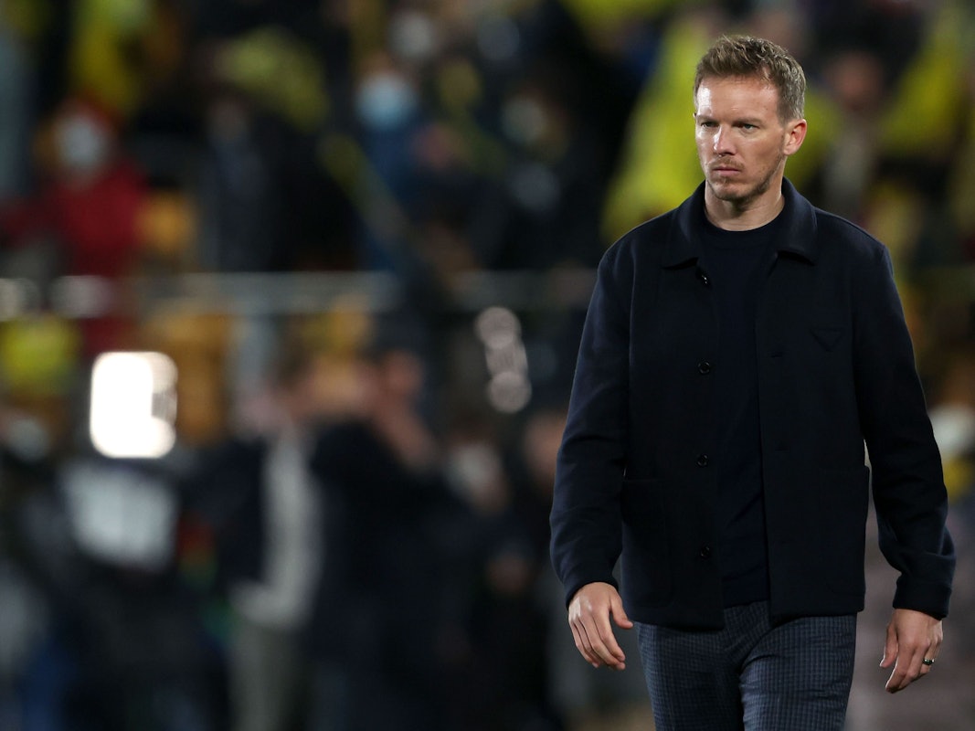 Trainer Julian Nagelsmann (Bayern München) gegen den FC Villareal an der Seitenlinie.