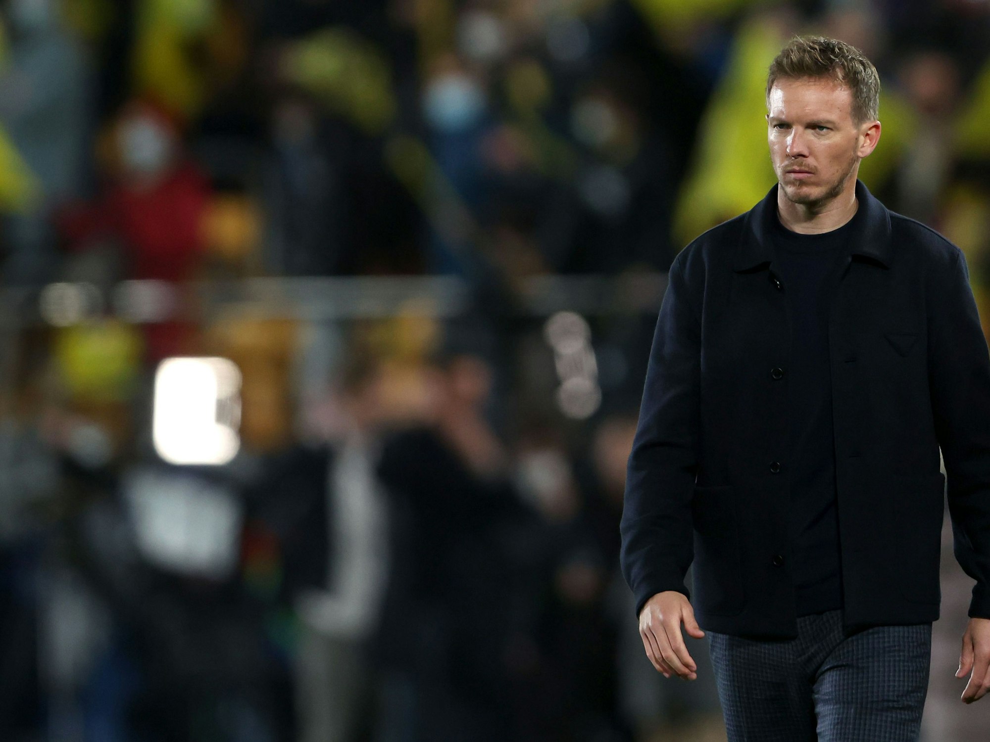 Trainer Julian Nagelsmann (Bayern München) gegen den FC Villareal an der Seitenlinie.