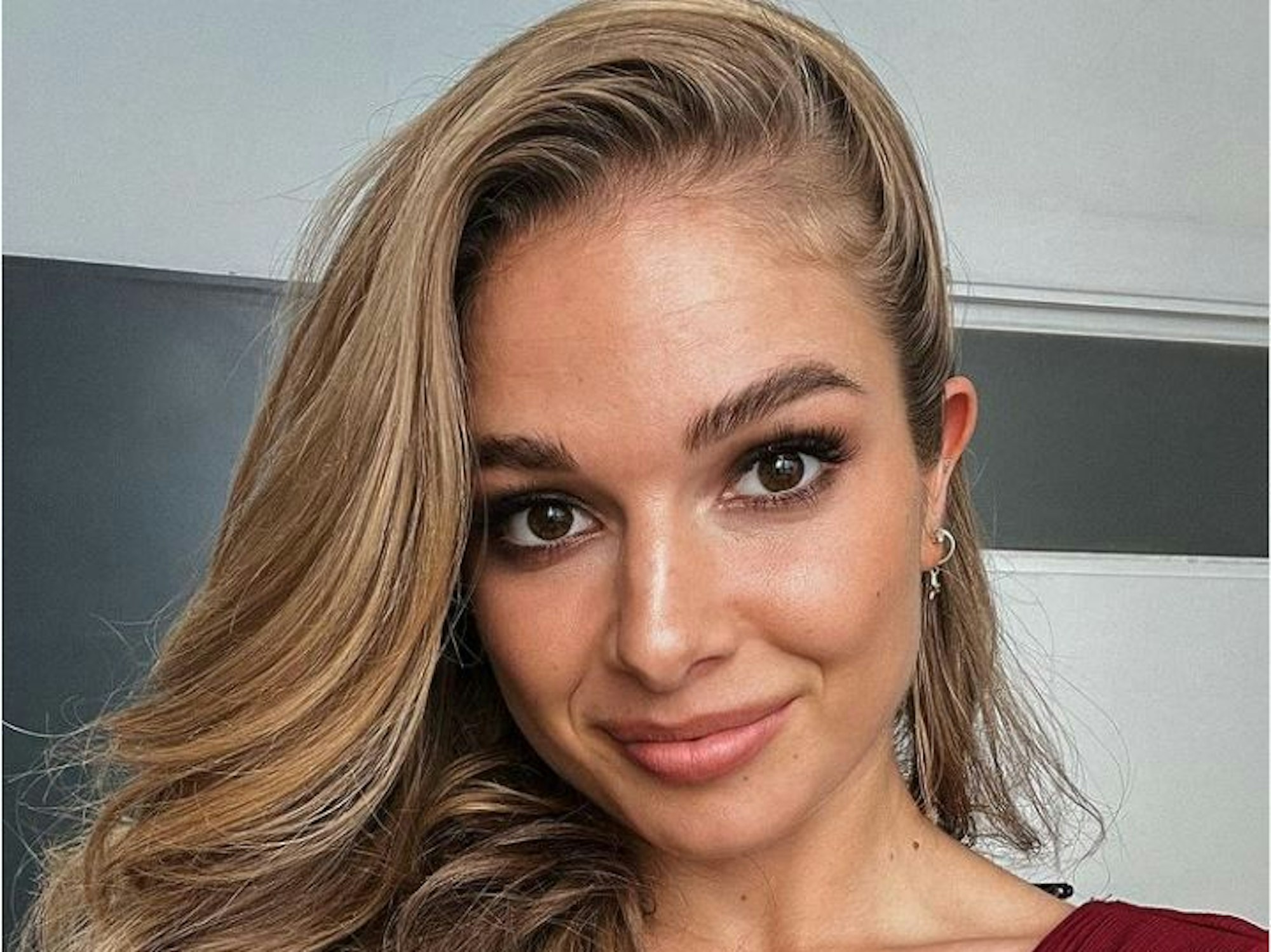 Moderatorin Lola Weippert (hier auf einem Selfie vom 24. März 2022) begeistert ihre Fans bei Instagram.