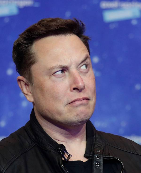 Elon Musk, Chef der Weltraumfirma SpaceX und Tesla-CEO, hat sich inzwischen auch Anteile am Kurznachrichtendienst Twitter gesichert. Doch nun wird der Milliardär motzig... Unser Foto zeigt Musk Ende 2020.