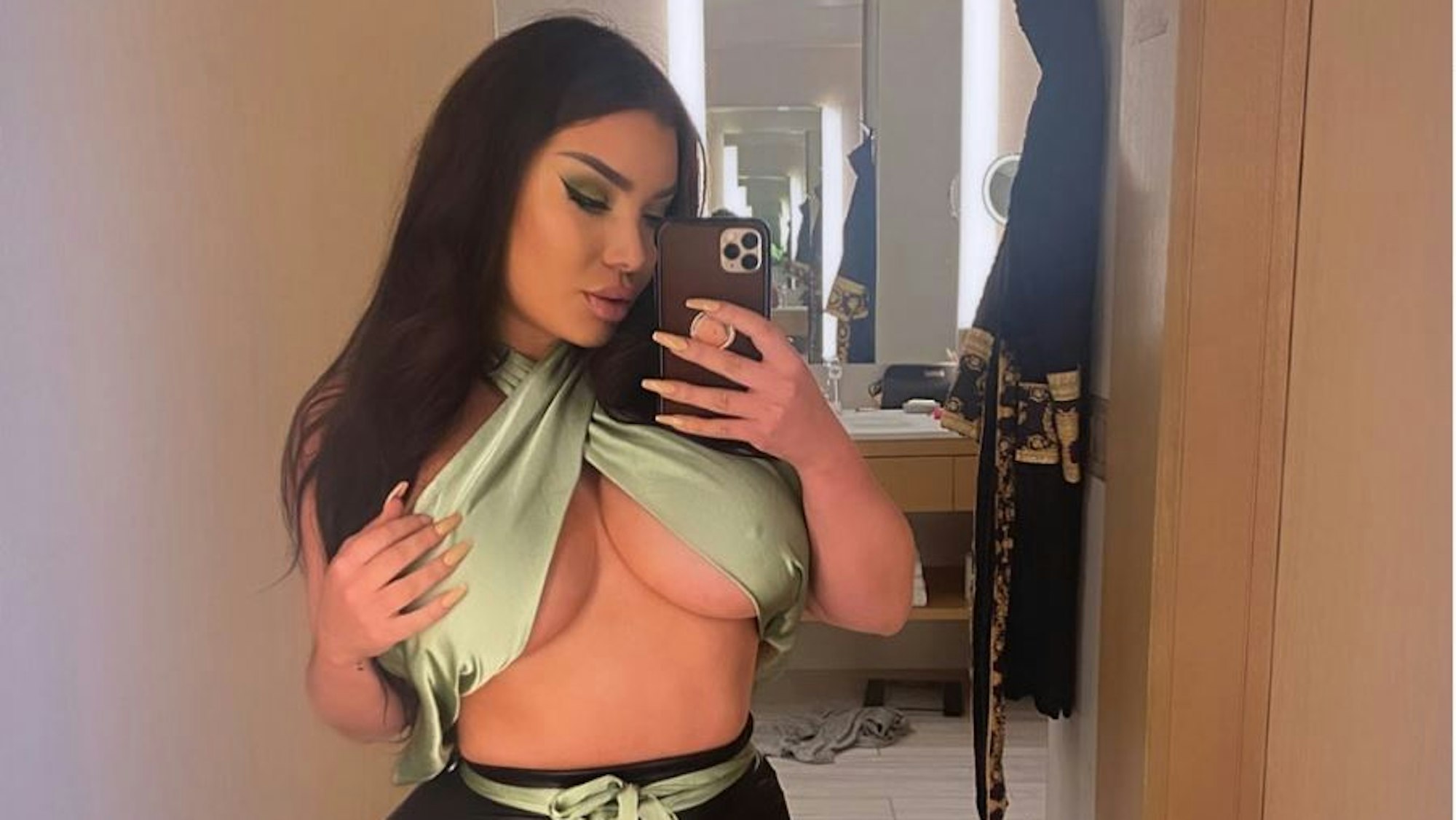 Die ehemalige DSDS-Kandidatin Melody Haase (hier auf einem Selfie vom 3. September 2021) zeigt ihren Alkoholkonsum.