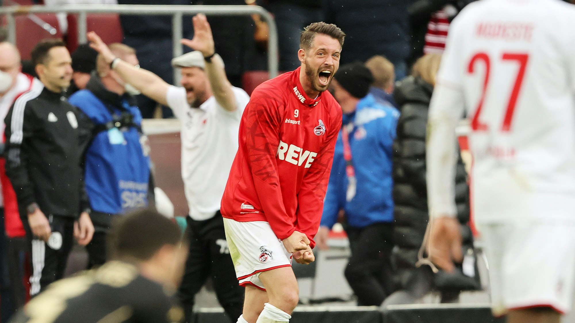 Mark Uth jubelt über den 3:2-Sieg des 1. FC Köln gegen den 1. FSV Mainz 05.