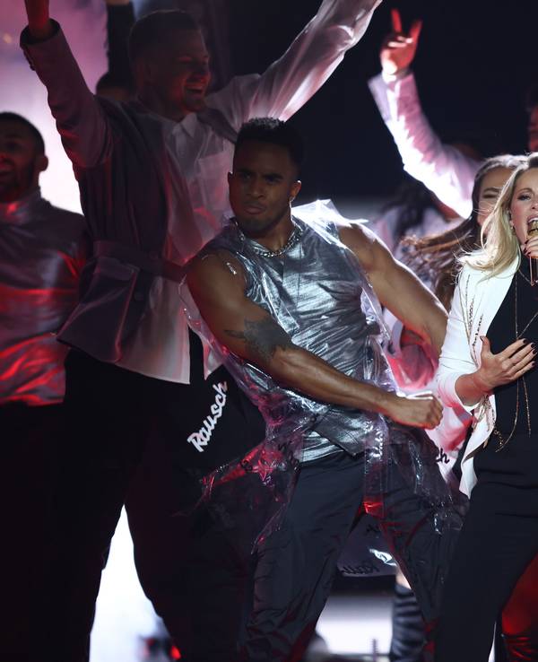 Helene Fischer tritt in der Jubiläumsshow "Wetten, dass..?" auf. Vor 40 Jahren wurde die Sendung zum ersten Mal ausgestrahlt. (zu dpa: «Bestseller 2021: Bond, Abba, «Wellerman» und Kerkelings Katzen») +++ dpa-Bildfunk +++