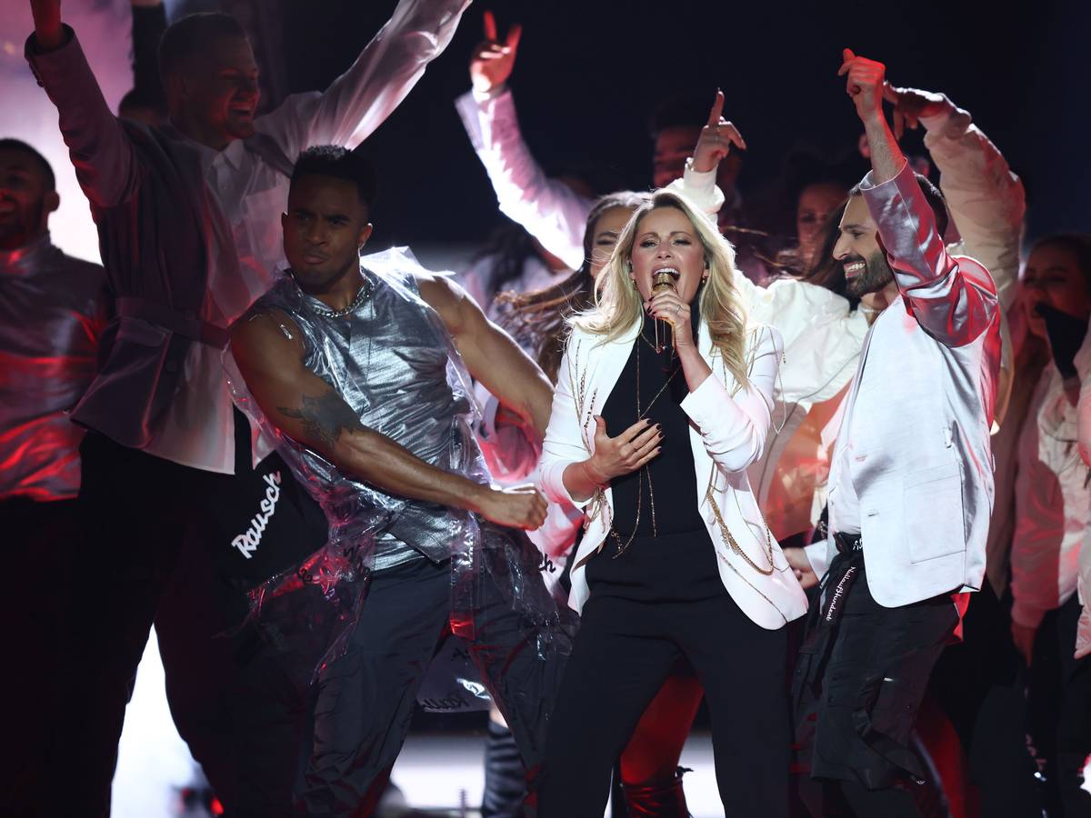 Helene Fischer tritt in der Jubiläumsshow "Wetten, dass..?" auf. Vor 40 Jahren wurde die Sendung zum ersten Mal ausgestrahlt. (zu dpa: «Bestseller 2021: Bond, Abba, «Wellerman» und Kerkelings Katzen») +++ dpa-Bildfunk +++