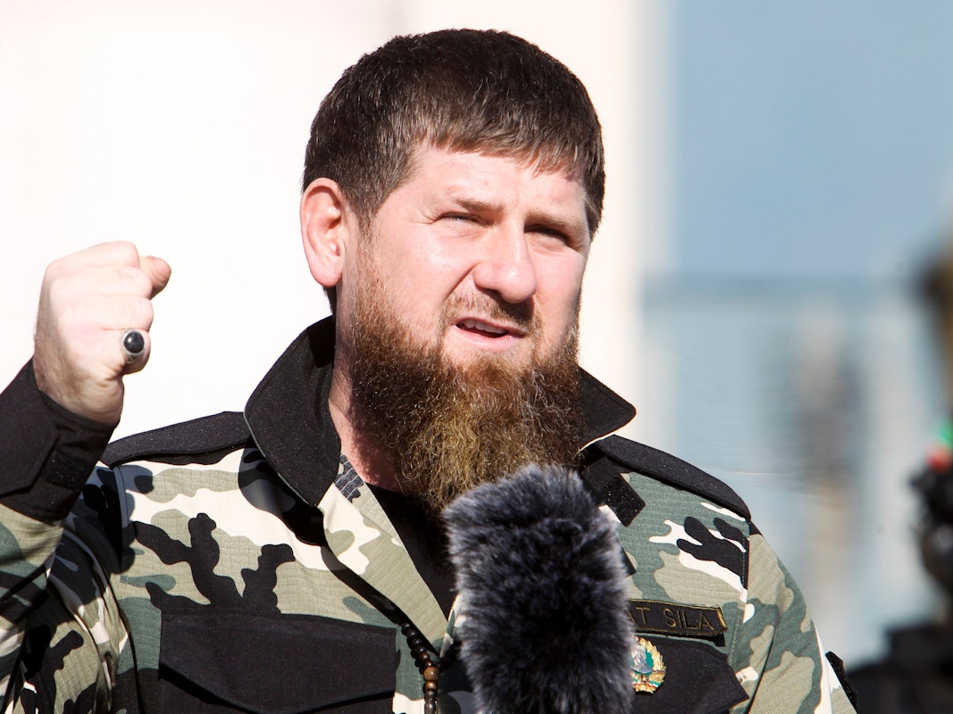Ramsan Kadyrow, Anführer der russischen Provinz Tschetschenien, droht mit einem Großangriff auf Kyjiw. Das Foto zeigt ihn am 29. März 2022 in der tschetschenischen Regionalhauptstadt Grosny.