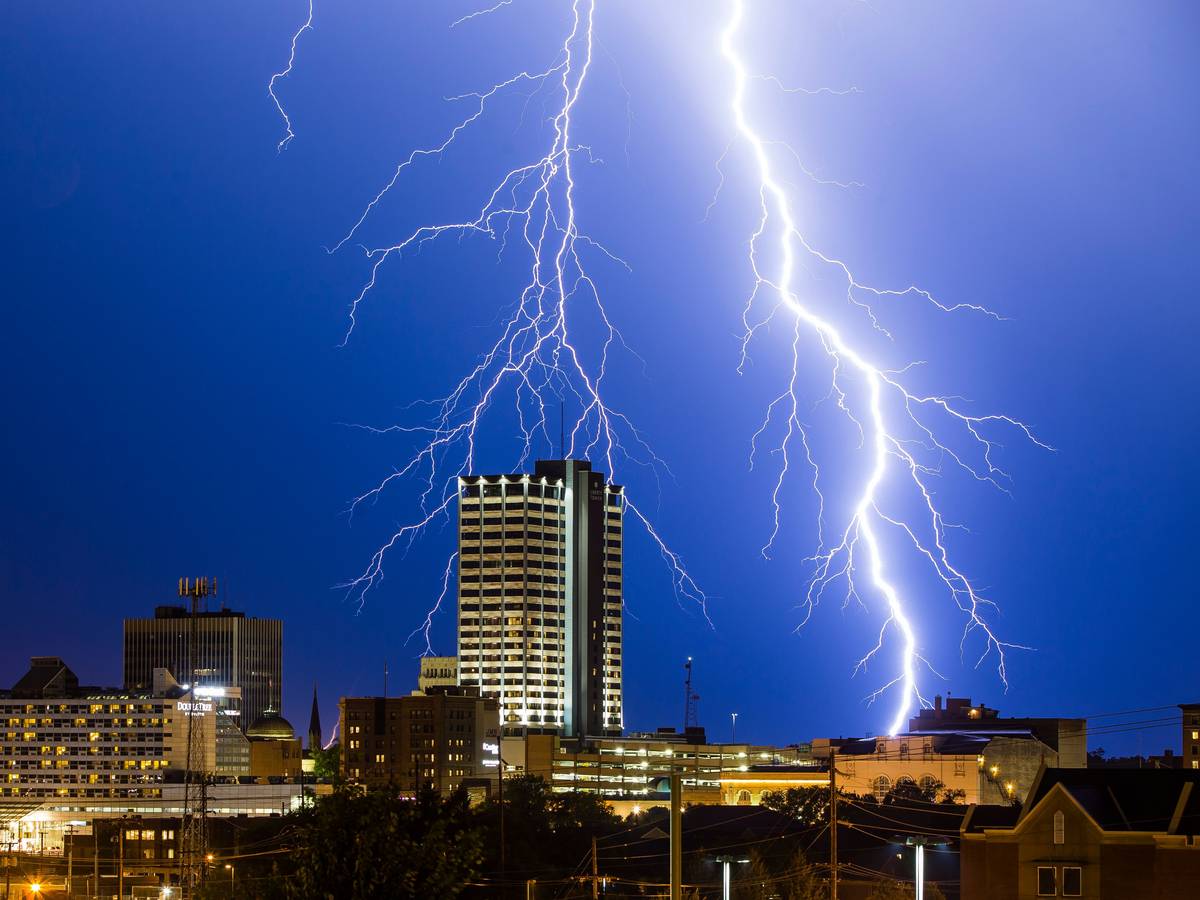 Ein heftiges Gewitter (hier eine Fotoaufnahme von Indiana 2019): Wie schützt man sich vor Blitzen?