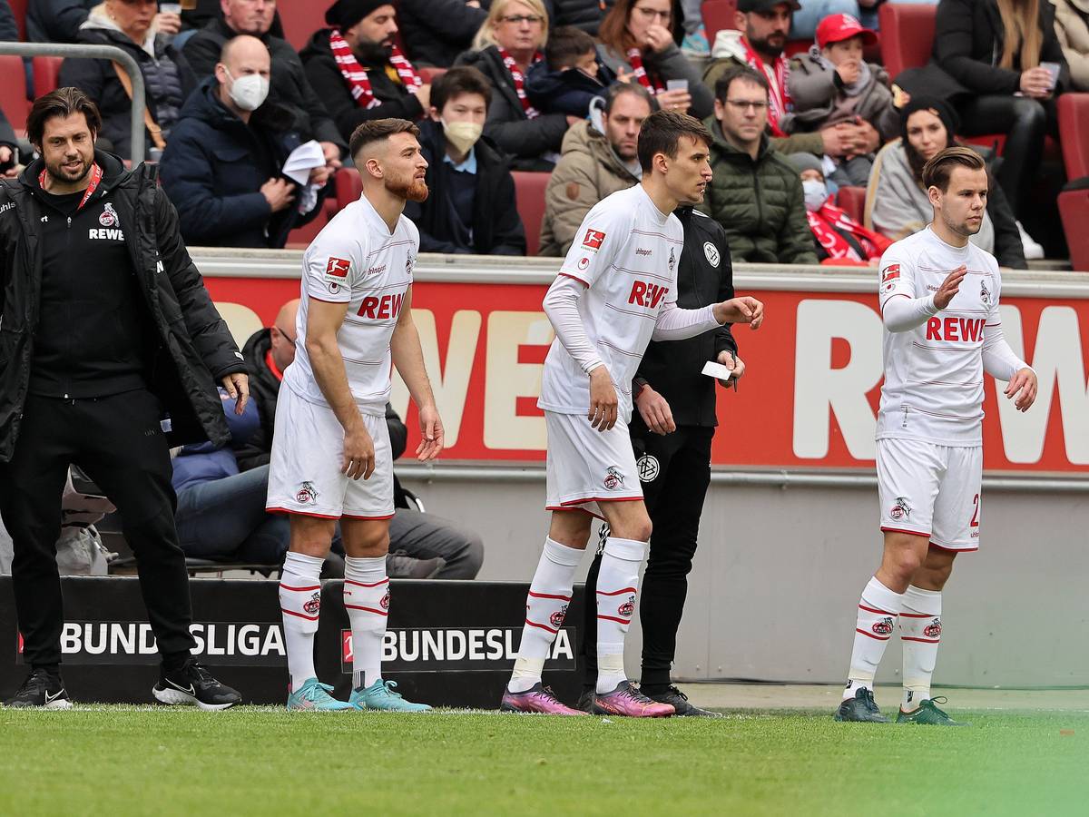 Salih Özcan, Dejan Ljubicic und Louis Schaub werden beim 1. FC Köln eingewechselt.
