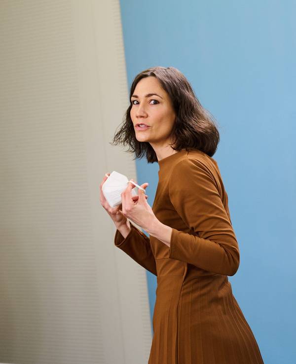 Bundesfamilienministerin Anne Spiegel ( Bündnis 90/die Grünen) hat die Konsequenzen gezogen und ist zurückgetreten. Das Foto zeigt sie am 10. April 2022 nach ihrer öffentlichen Entschuldigung.