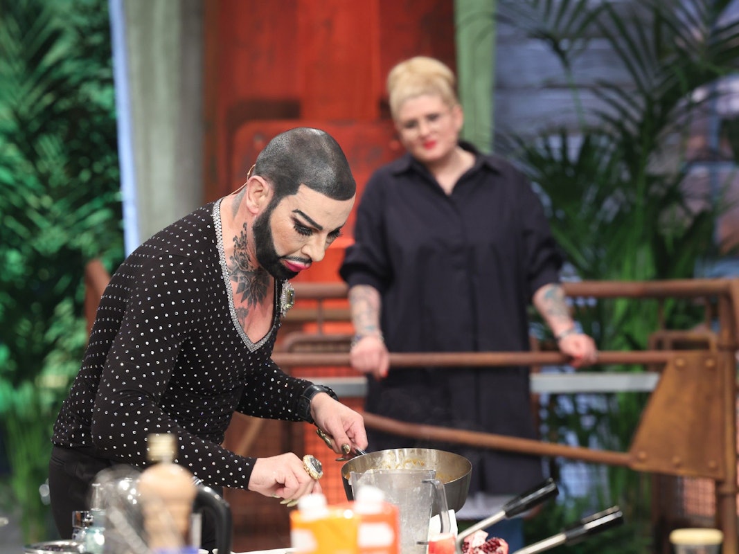 Harald Glööckler bewährte sich bei "Grill den Henssler" im Anrichten - und im Austeilen!