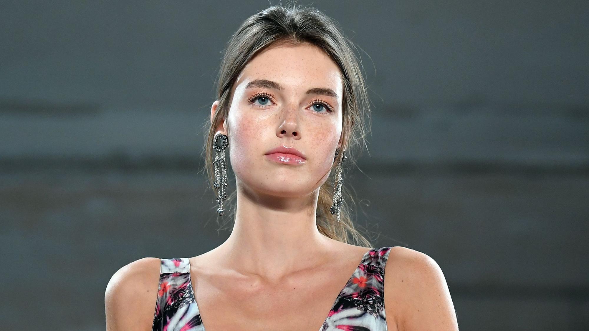 Céline Bethmann, hier im Juli 2017 bei der Berliner Fashion Week, hatte sich die Zeit nach ihrem GNTM-Sieg anders vorgestellt.