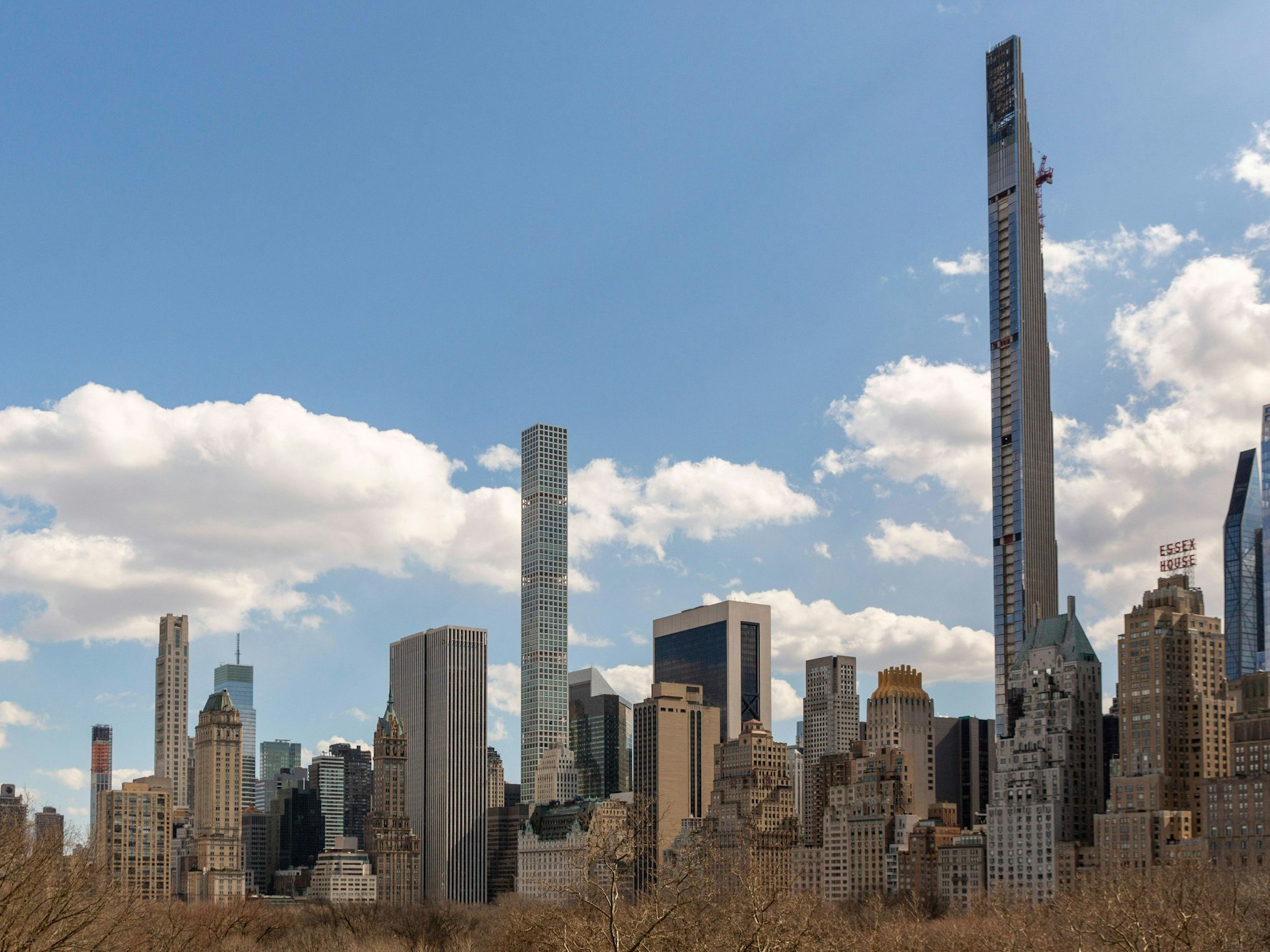 Das dünnste Hochhaus der Welt, der sogenannte "Steinway Tower" (rechts) in New York, am 14. März 2021.