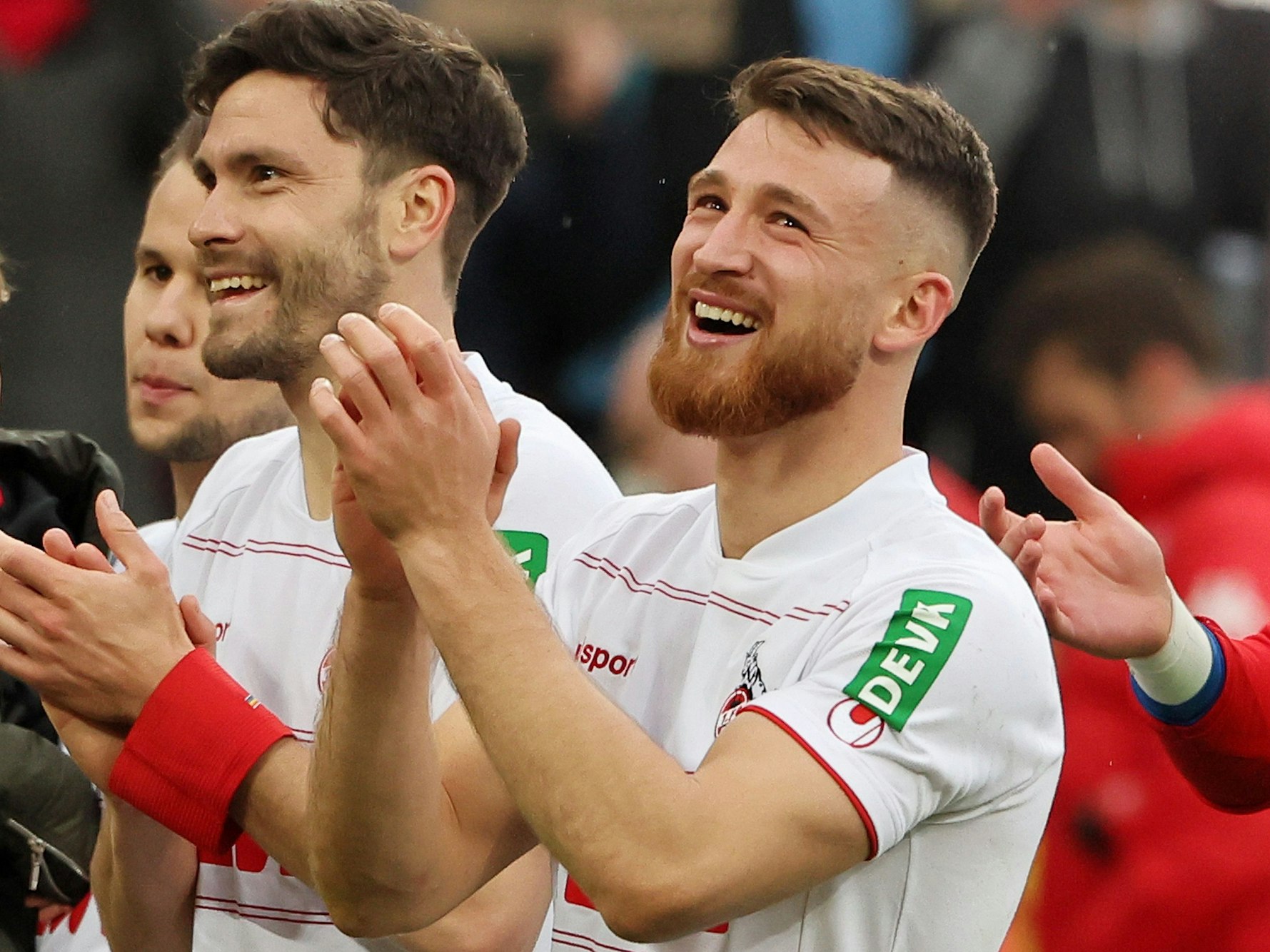 Salih Özcan freut sich über den Sieg des 1. FC Köln gegen den FSV Mainz 05.