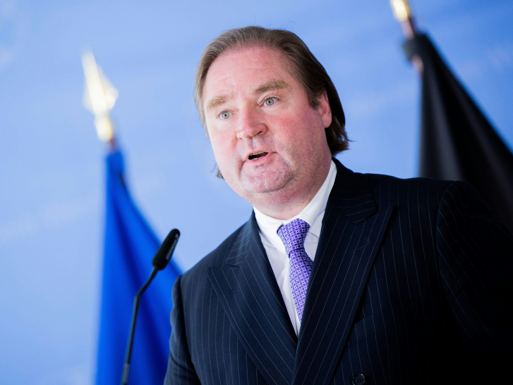 NRW-Finanzminister Lutz Lienenkämper übernimmt das Umweltressort von Ursula Heinen-Esser. Das Foto zeigt ihn am 29. Juni 2021 im Düsseldorfer Landtag.