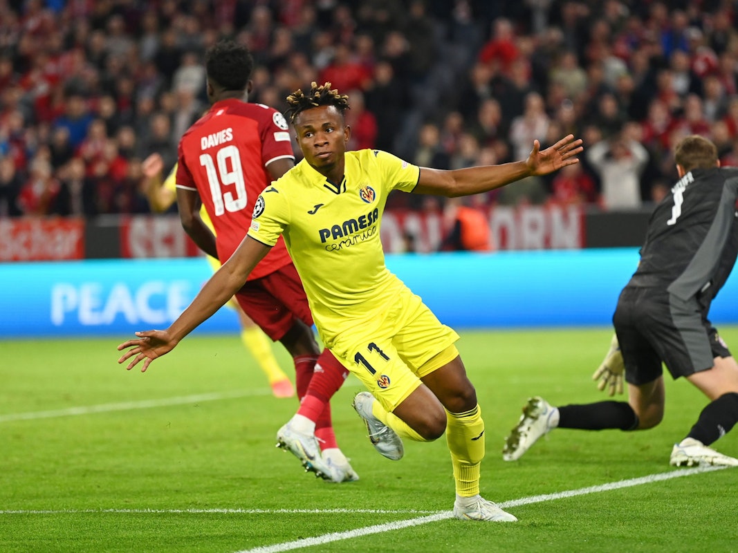 Samuel Chukwueze bejubelt seinen goldenen Treffer für den FC Villarreal gegen Bayern München in der Champions League.