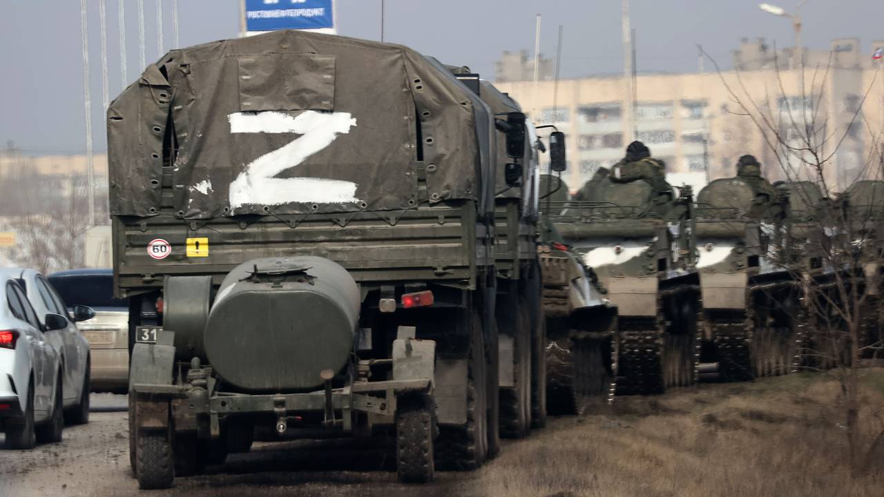 Ein weißes Z prangt auf einem russischen Militärfahrzeug auf der von Russland annektierten ukrainischen Halbinsel Krim.
