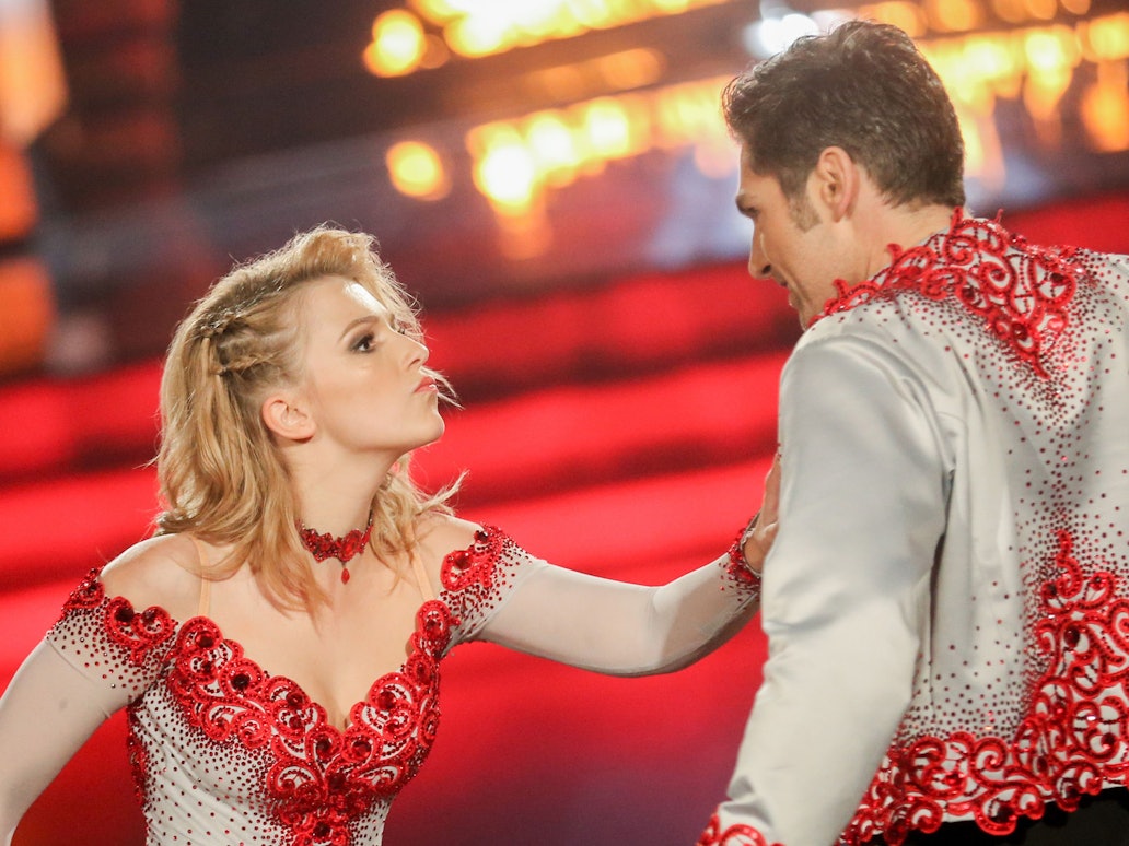 Schauspielerin Iris Mareike Steen und Profitänzer Christian Polanc tanzen am 23. März 2018 in der RTL-Tanzshow „Let’s Dance“.