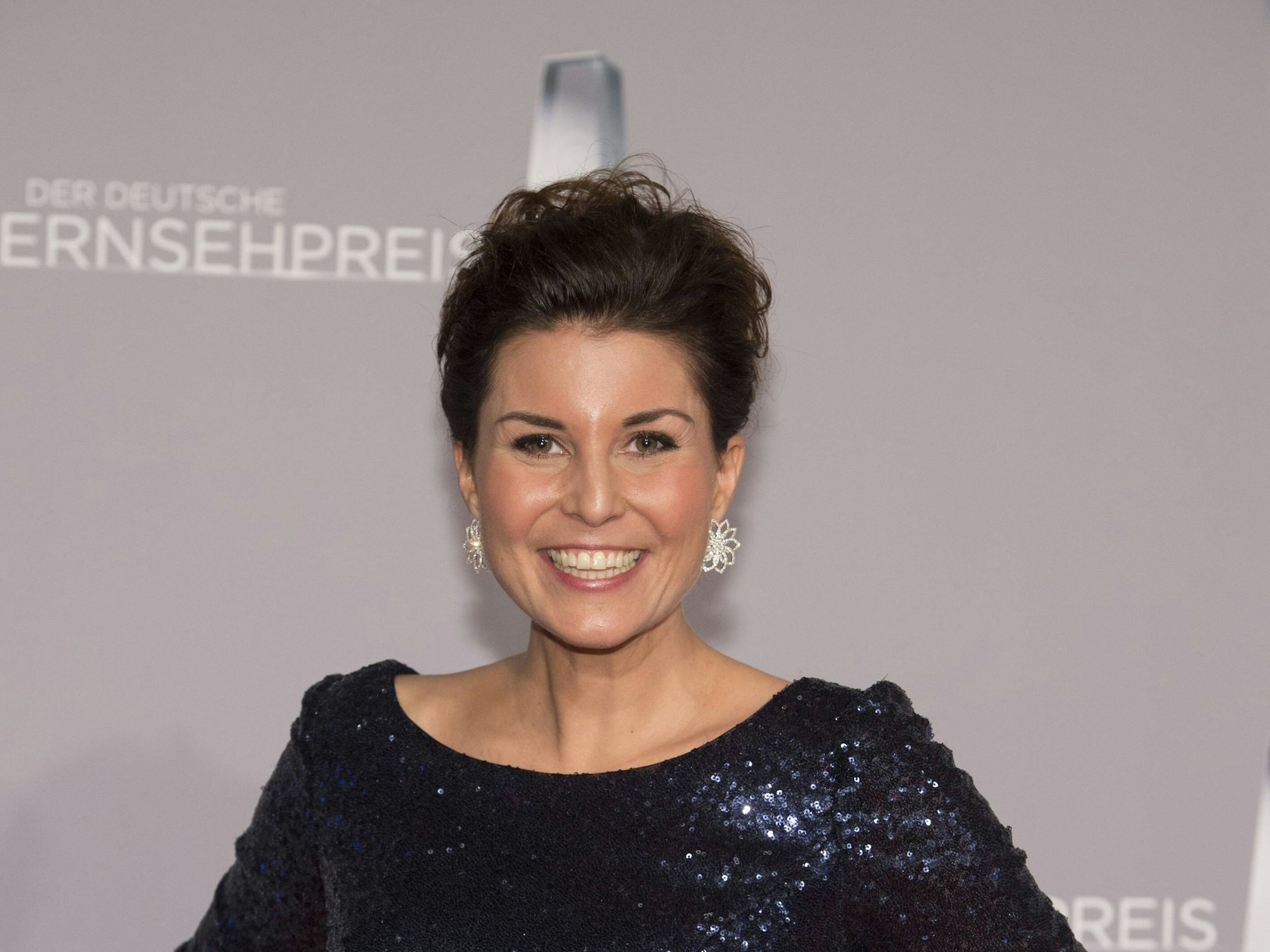 Vanessa Blumhagen, hier im Januar 2019, schmiss sich auf Instagram in ein royales Outfit.