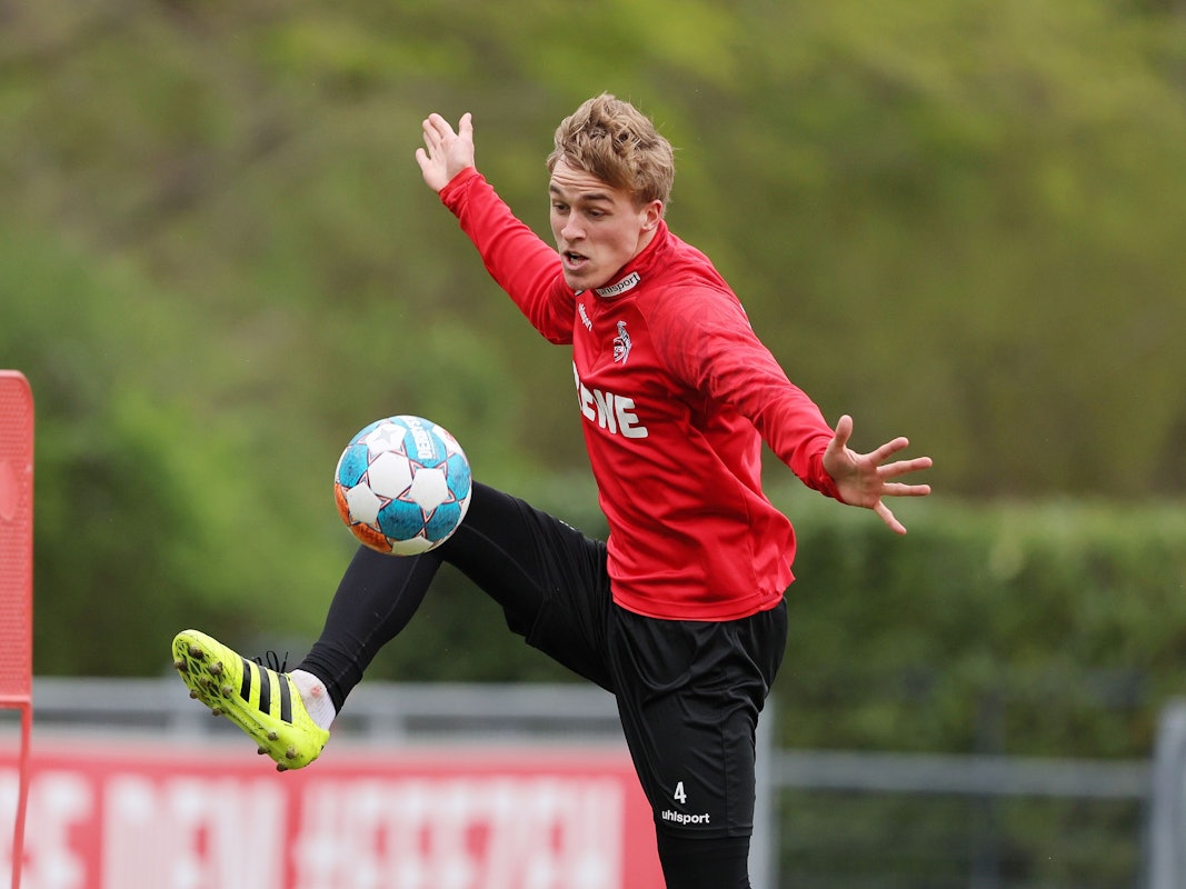 Timo Hübers trainiert beim 1. FC Köln.