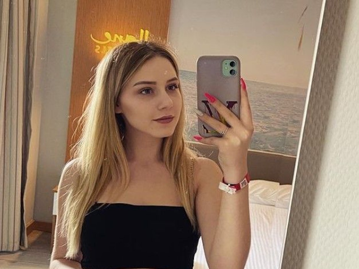 Loredana Wollny, hier auf einem Instagram-Selfie vom 9. April, haut ihre Fans mit einem sexy Strand-Outfit vom Hocker.