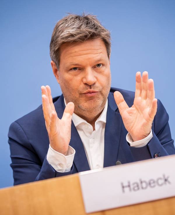 Robert Habeck, hier am 6. April 2022 in Berlin, fordert die Deutschen dazu auf, Energie einzusparen.